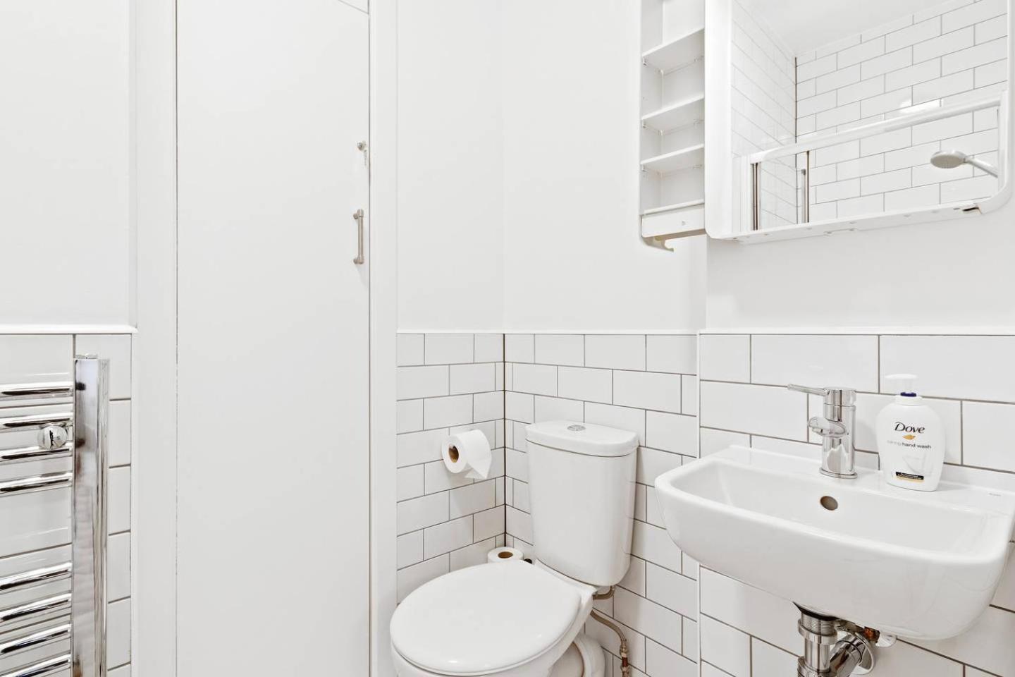 לונדון Airy Spacious 1 Bedroom Aprtment With Garden In Brixton מראה חיצוני תמונה